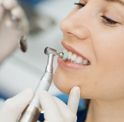 How Can Tooth Scaling and Polishing Save Your Teeth?